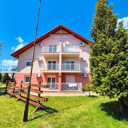 Ildiko Apartmanhaz Zamárdi Zewnętrze zdjęcie