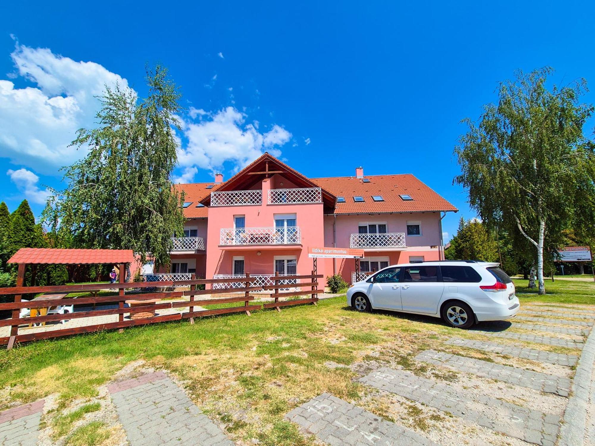 Ildiko Apartmanhaz Zamárdi Zewnętrze zdjęcie